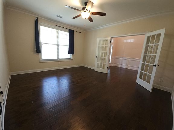 4th image of 818 Burch Creek Dr