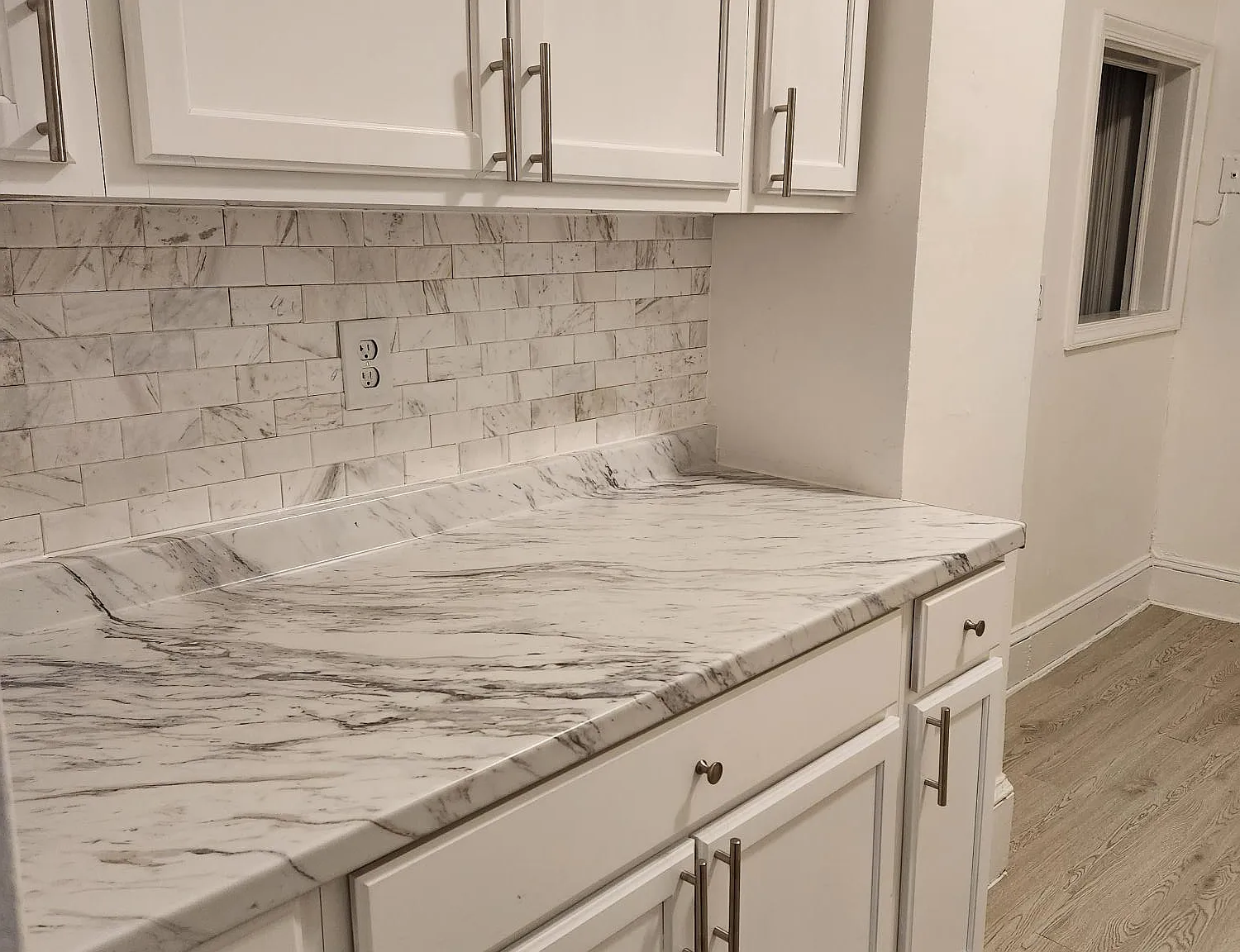 2 bed, 850 sqft, $2,500 — Photo 2