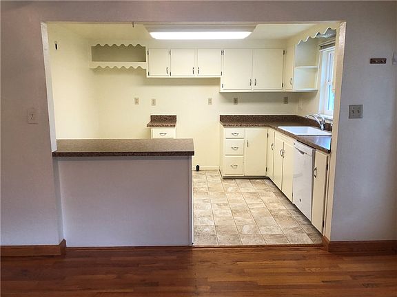5th image of 510 Pine Creek Ln