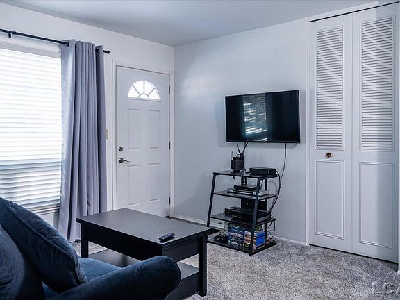 5th image of 3917 Spielman Rd