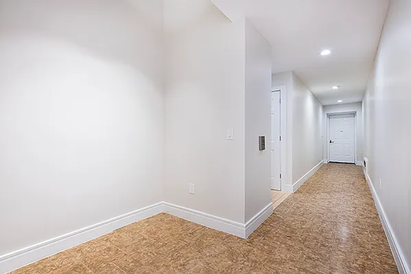 Rented by Perry Associates NYC Inc | media 8