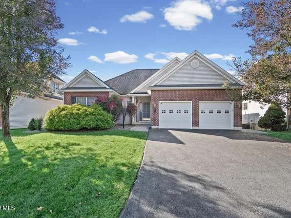 17 Conway Circle, Loudonville, NY 12211