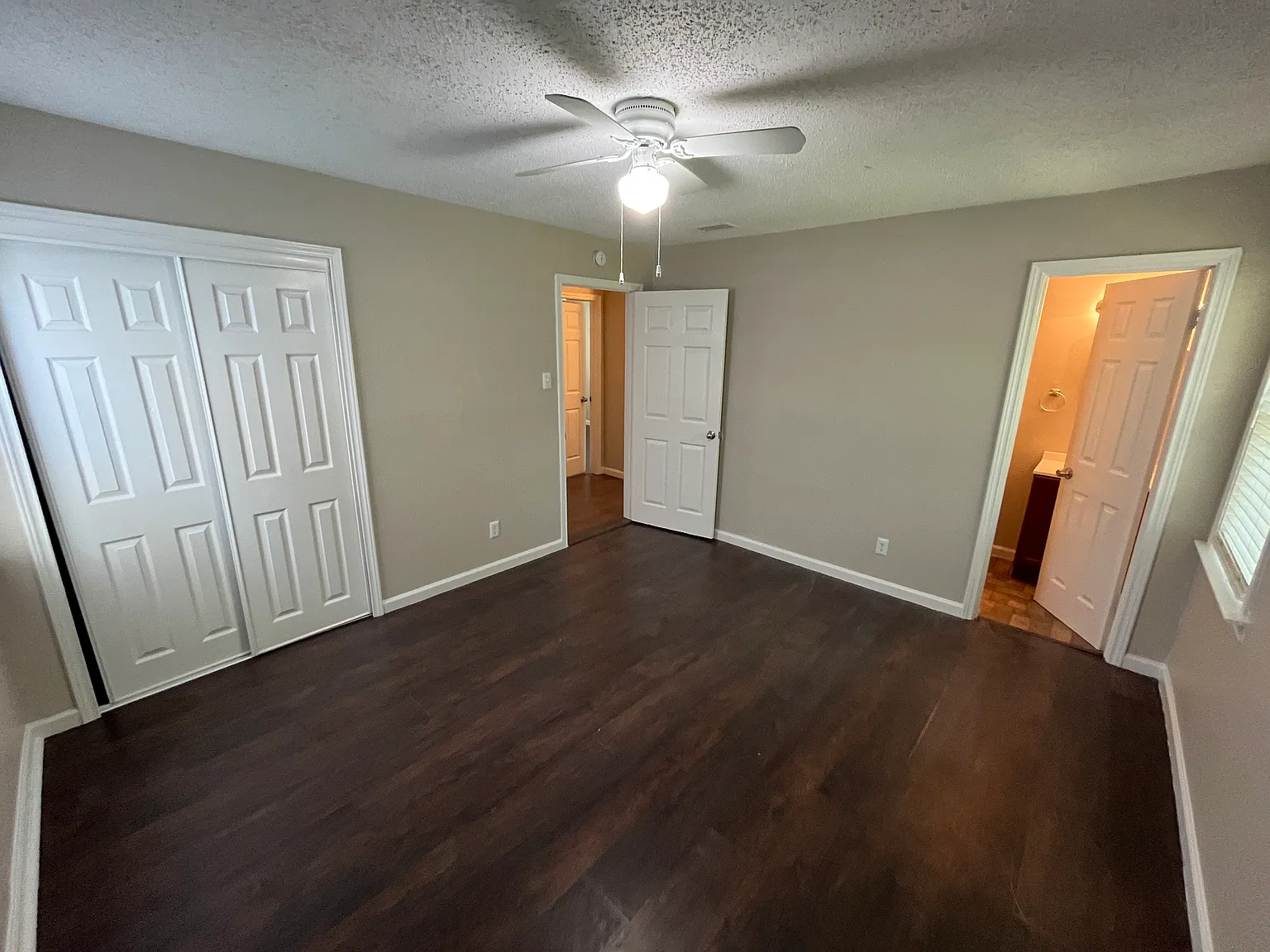 3 bed, 1.5 bath, 1128 sqft, $1,625 — Photo 4