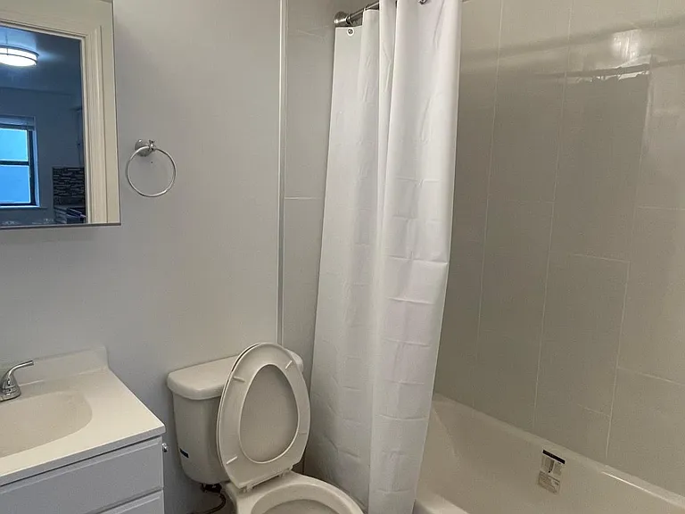 135 N 11th St #2B — Photo 6