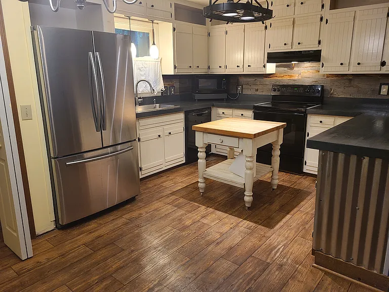 120 Rocky Stream Ct — Photo 8