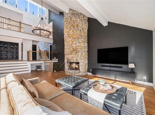 224 NW Locust St, Lees Summit, MO 64064