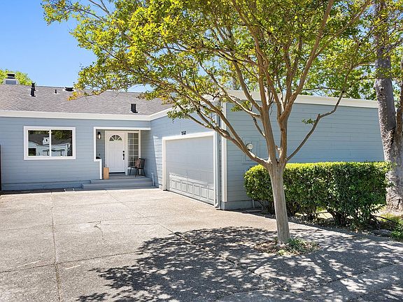 4th image of 9560 Lakewood Drive