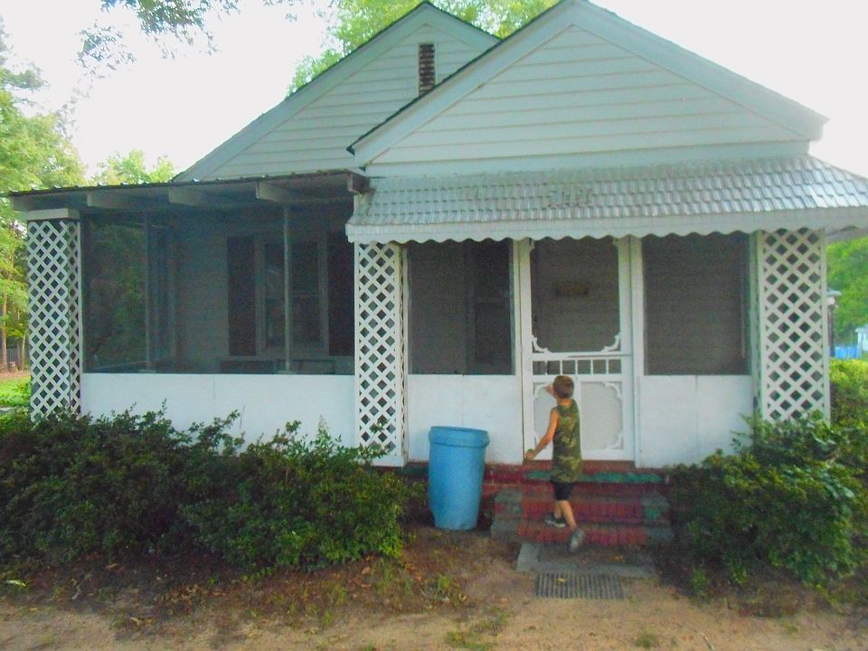 2nd image of 214 Chester Ave