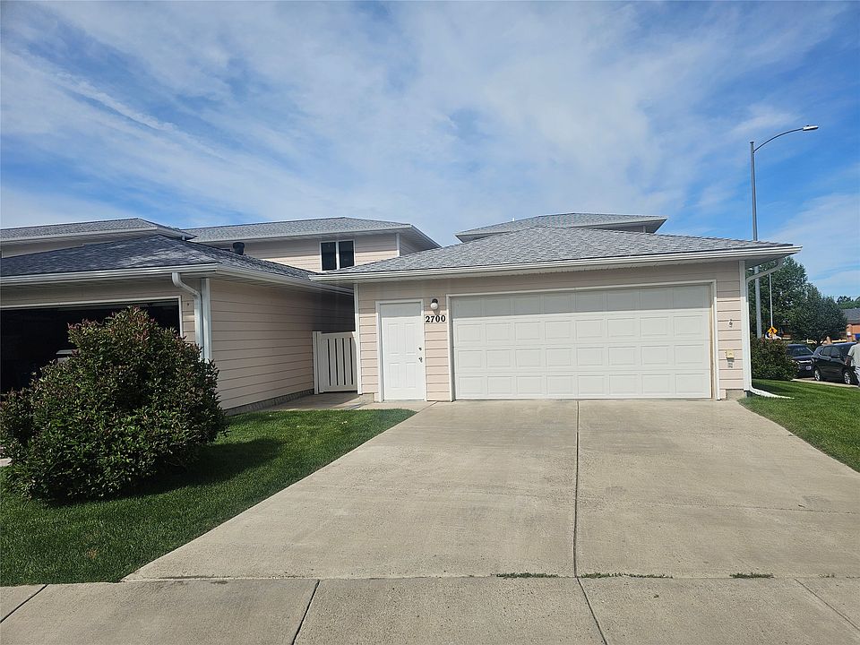 1st image of 2700 Desert Dr