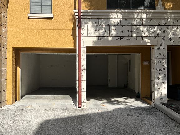 3rd image of 6133 Metrowest Blvd Unit 106