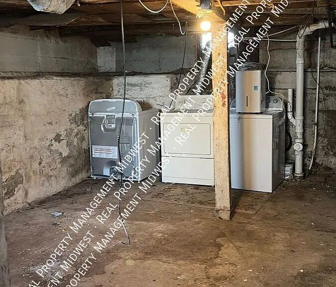 2504 Forest Home Ave — Photo 25