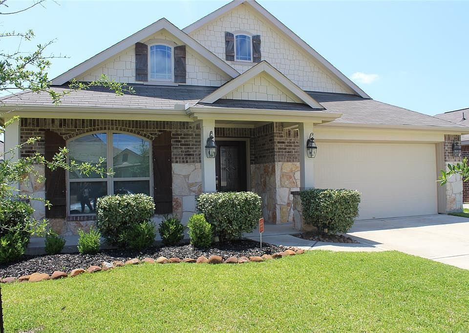 1st image of 20415 Kittredge Dr
