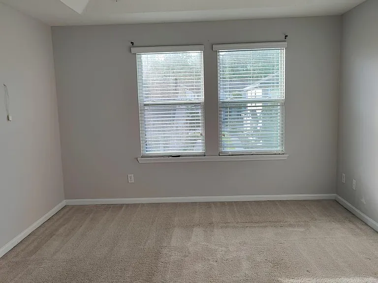 534 Richmond Dr — Photo 12
