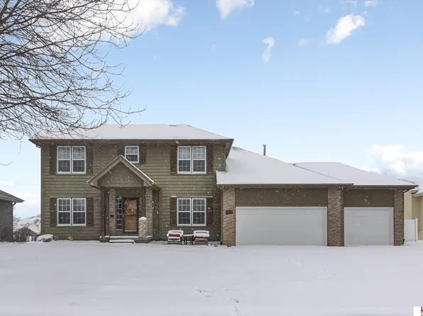 9328 Park View Blvd, La Vista, NE 68128