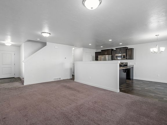 5th image of 74 E Ashgrove Ln