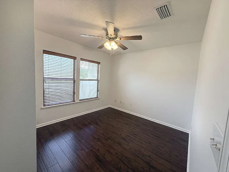 436 Bostwick Cir — Photo 33