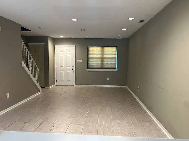 902 Fitch Ct — Photo 1