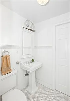 Sold by Douglas Elliman | media 35