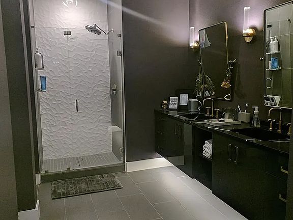 5th image of 3114 S Congress Ave Unit 207