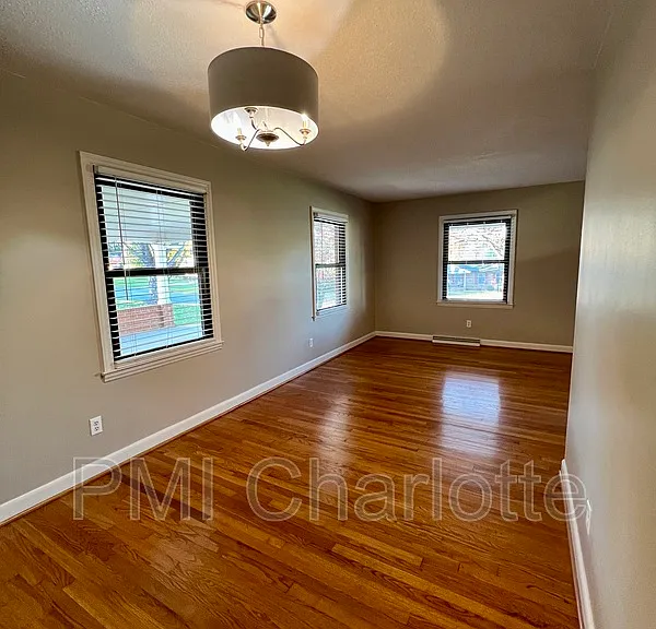 528 N Carolina Ave — Photo 7