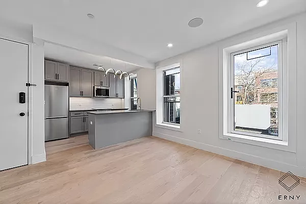 Rented by ERNY LLC | media 3