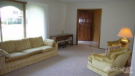 Living Room Photo 3
