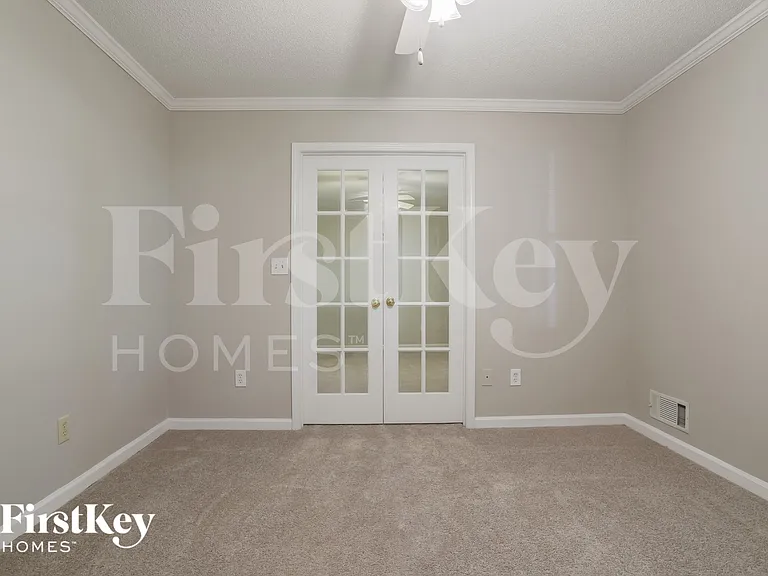 226 David Larsen Dr — Photo 16