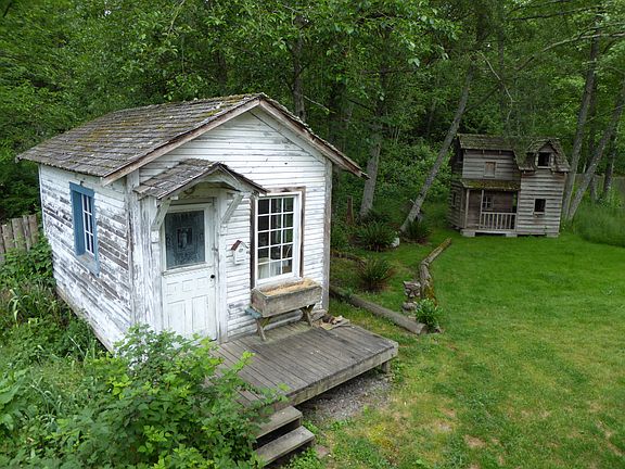 guest cabin & playhouse