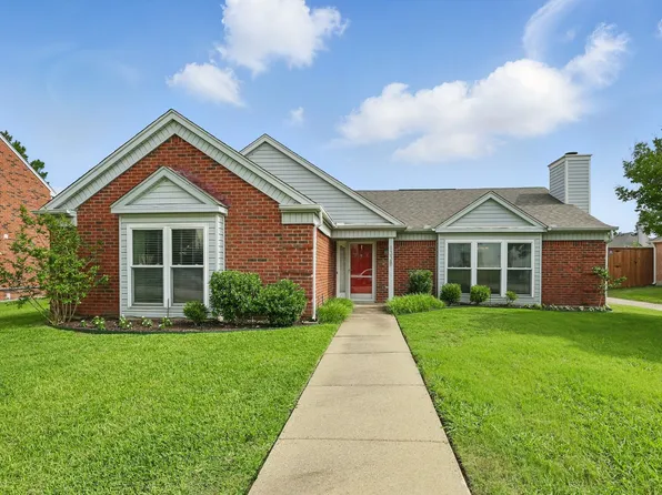 1338 Saddleback Ln, Lewisville, TX 75067