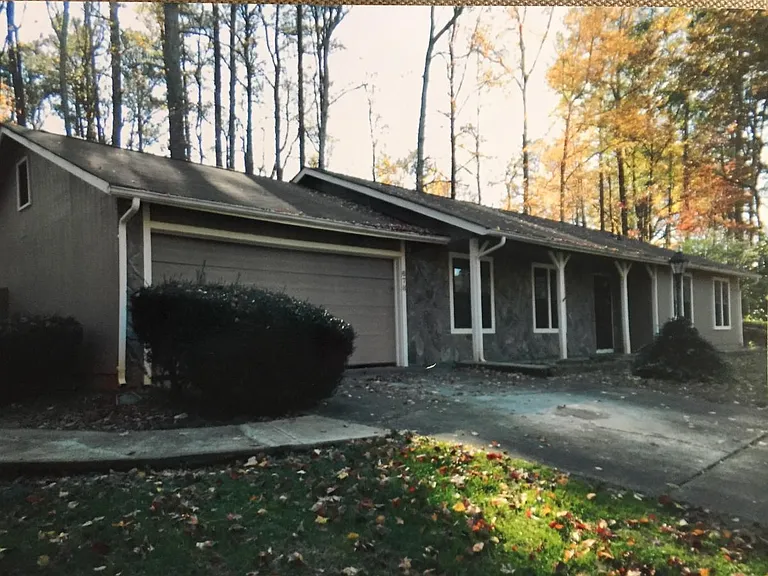 678 Shagbark Ct SE — Photo 1