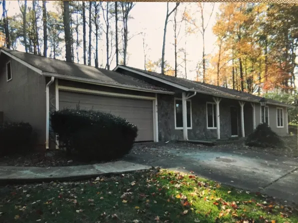 678 Shagbark Ct, Atlanta, GA 30327