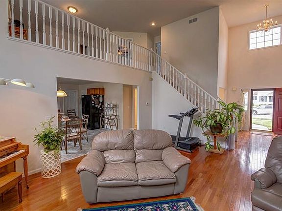 4th image of 4009 Harrison Creek Ct