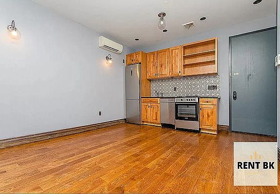 3rd image of 254 Palmetto St #2FF