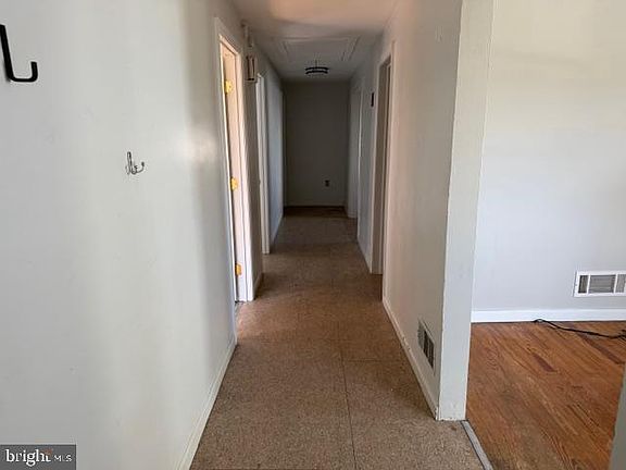 3rd image of 110 Beaver Rd