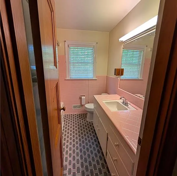 4720 Haywood Dr — Photo 18