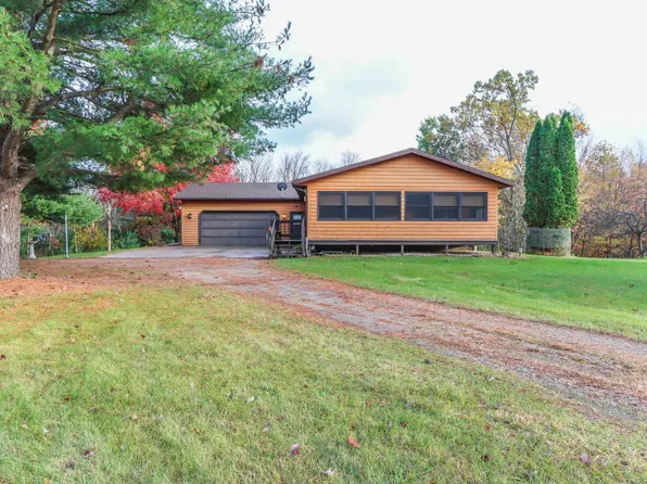 N1074 County Rd E, Waupaca, WI 54981