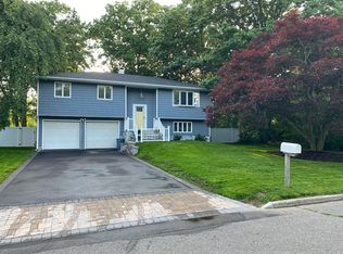 10 Maryanne Ave, Port Jefferson Station, NY 11776
