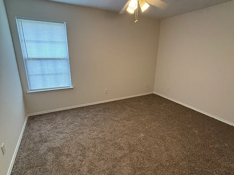 3100 SW Deerfield Blvd #1 — Photo 10