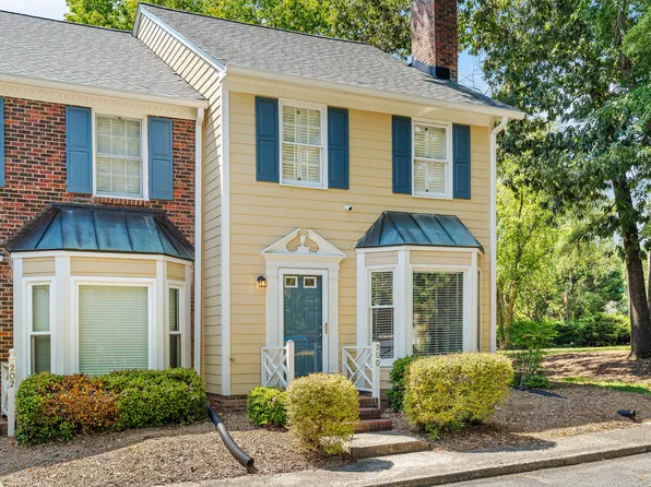200 Standish Dr, Chapel Hill, NC 27517