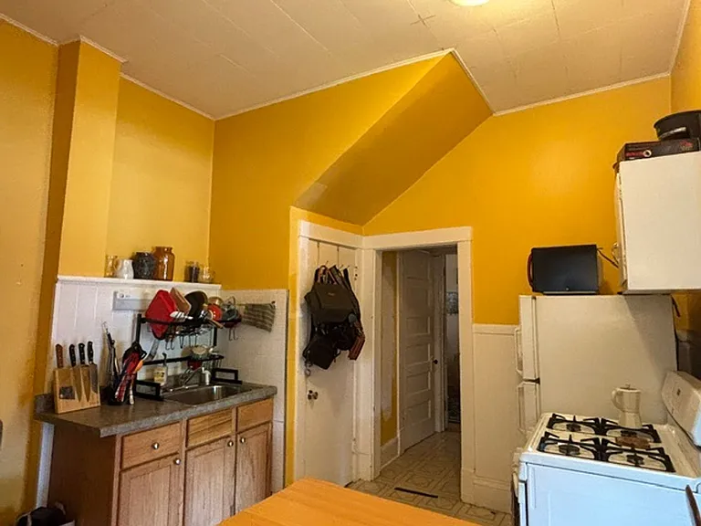 427 6th St SE — Photo 9