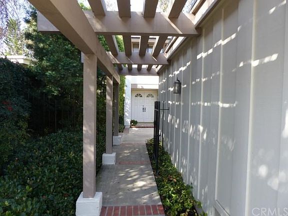 2nd image of 4875 Paseo De Vega