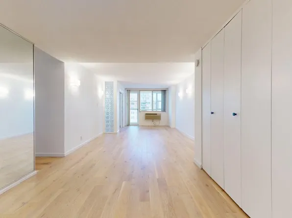 118-17 Union Turnpike image 2 of 49