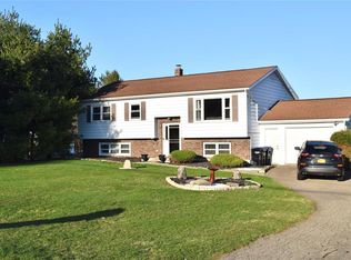 517 Skyline Dr, Vestal, NY 13850