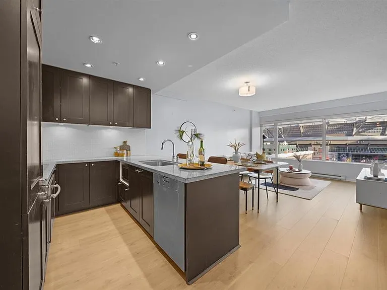 821 Cambie St #505 — Photo 4