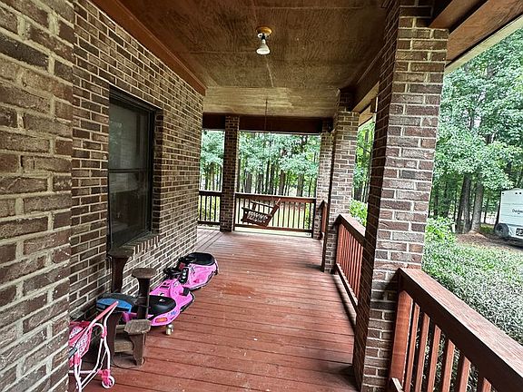 5th image of 105 Bear Creek Ct
