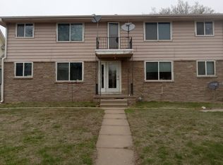 3-330 W Military St #3, Fremont, NE 68025