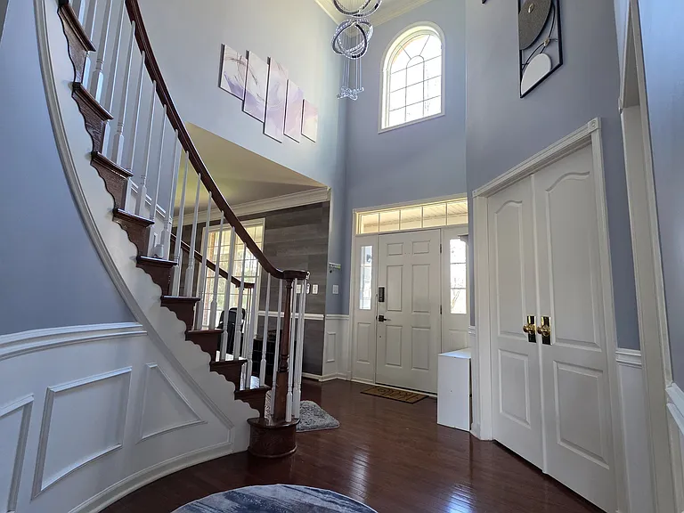 Foyer / Entrance