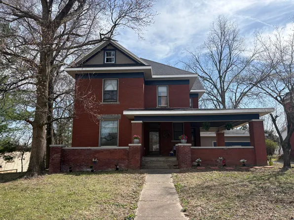 210 E Benton St, Carrollton, MO 64633