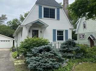 1375 Harpst St, Ann Arbor, MI 48104