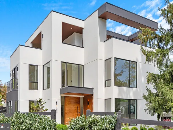 7805 Moorland Ln, Bethesda, MD 20814